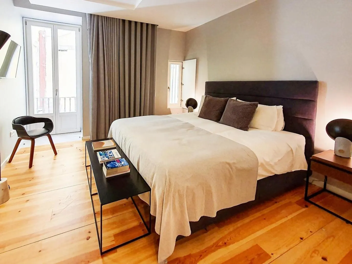 Stylish Modern Home In The Heart Of Cais Do Sodre Lisbon