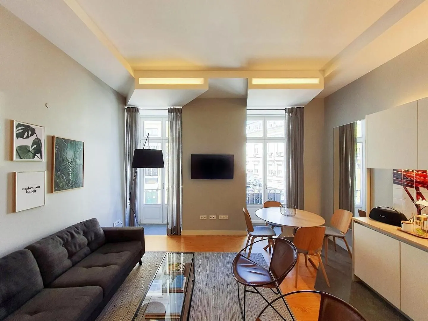 Stylish Modern Home In The Heart Of Cais Do Sodre Lisbon